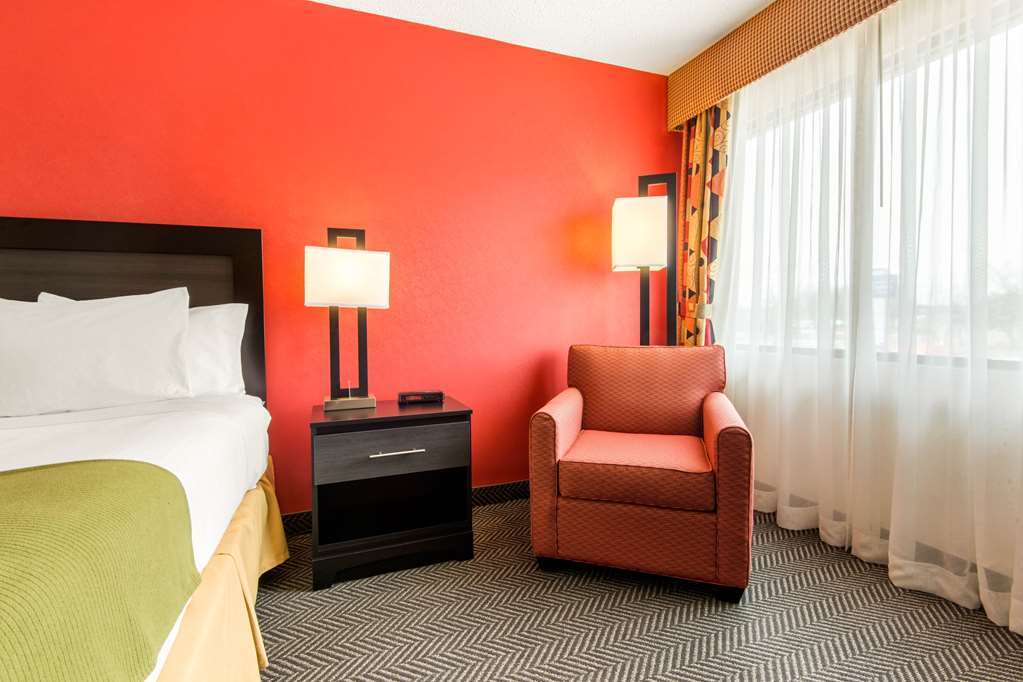 多伦多西部迪克西401品质套房酒店 密西沙加 客房 照片